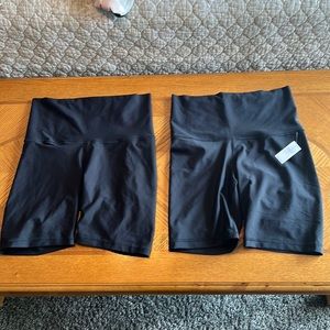 Old Navy Active Powersoft Bike Shorts - Size M